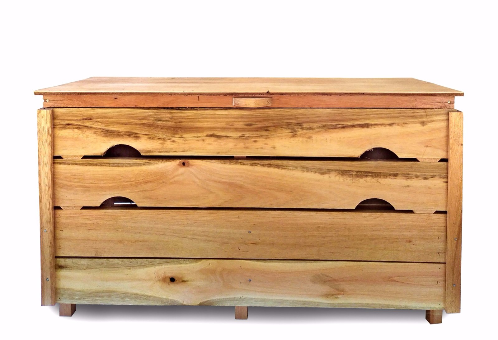 compostera de madera sin piso de 250 litros de capacidad